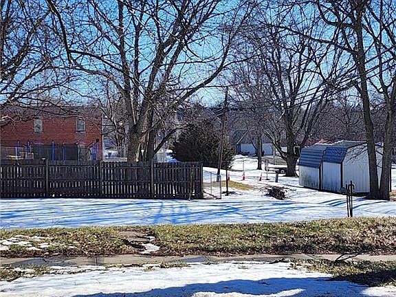 2nd image of 203 S 6th St