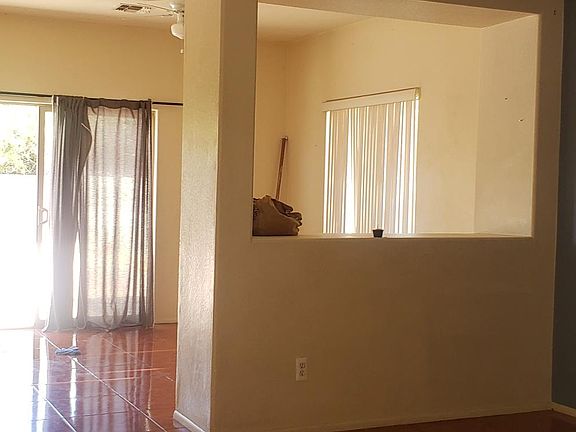5th image of 2912 W Keim Dr