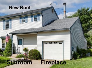 16 Brambling Ln, Voorhees, NJ 08043