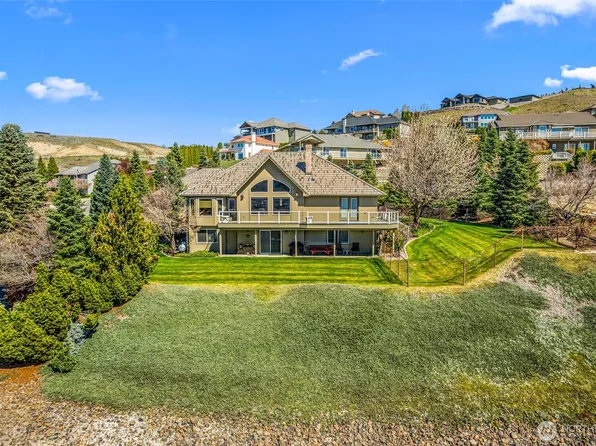 810 Briarwood Drive, East Wenatchee, WA 98802