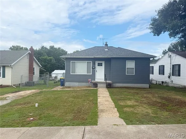 827 Woodrow Ave, Festus, MO 63028