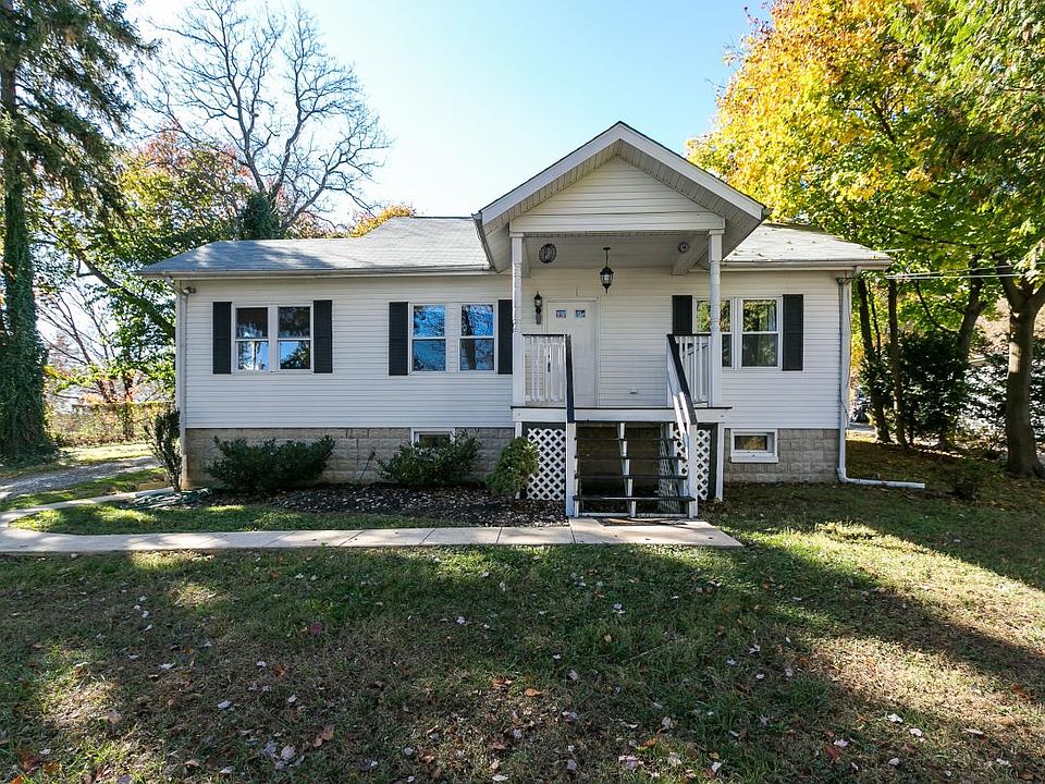 Large Detached Home For Rent