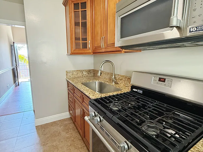 276 S Sierra Madre Blvd #18 — Photo 4
