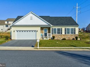 222 Loghes Dr, Manheim, PA 17545