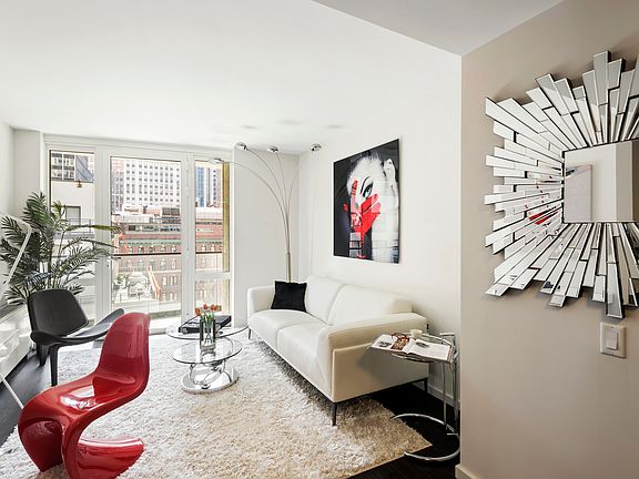 4th image of 235 E 44th St APT 6D