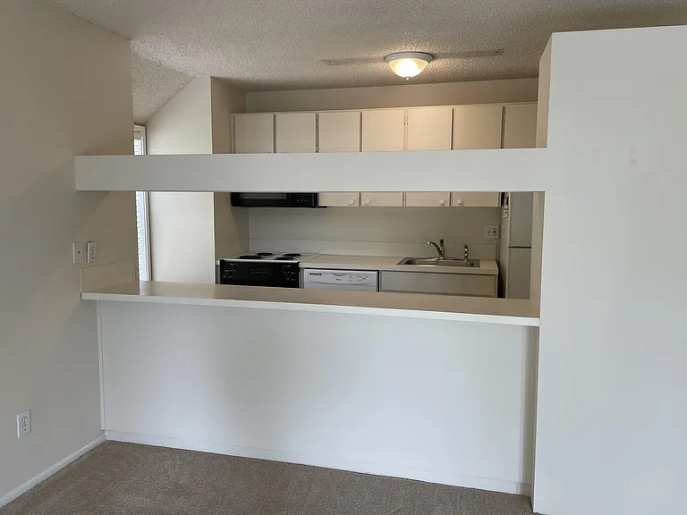 100 Kerr Pkwy #26 — Photo 1