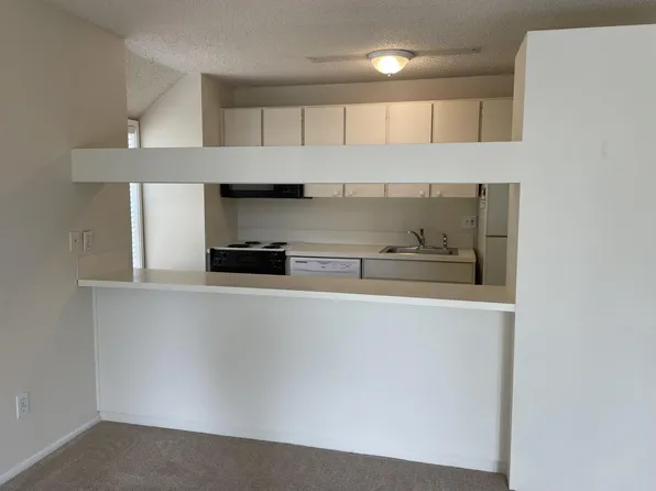 100 Kerr Pkwy, Lake Oswego, OR
