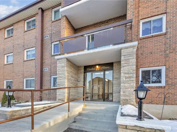67 Breckenridge Dr #202, Kitchener, ON N2B 3R8