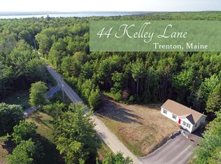 44 Kelly Ln, Trenton, ME 04605