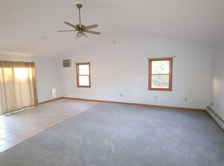 12 Kings Hwy, Gales Ferry, CT 06335
