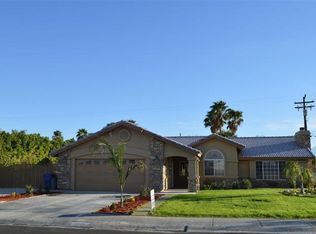 1955 E Nicola Rd N, Palm Springs, CA 92262