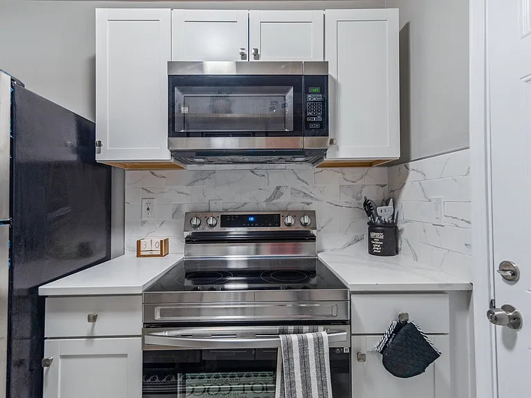 151 Lawton St SW — Photo 36