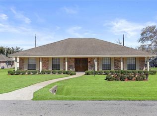 4 E Levert Dr, Luling, LA 70070