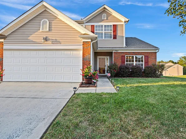 7947 Mossycup Dr, Charlotte, NC 28215
