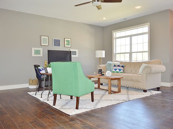 4th image of 2233 N Greystone Sq