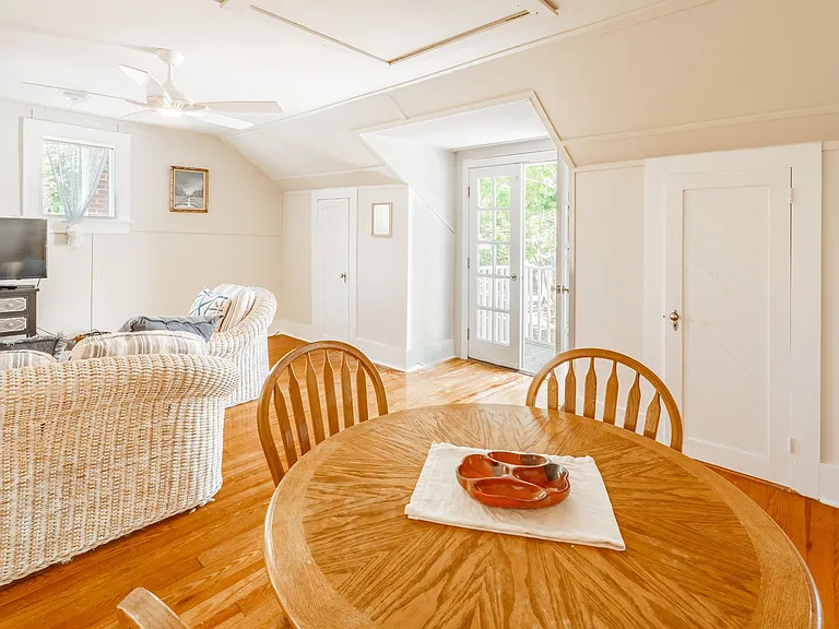326 Sumter St SE — Photo 5