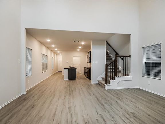 4th image of 15246 Estrella Ct W