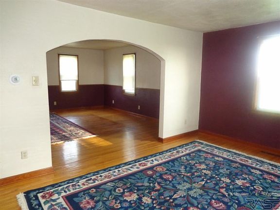 5th image of 47116 294th St