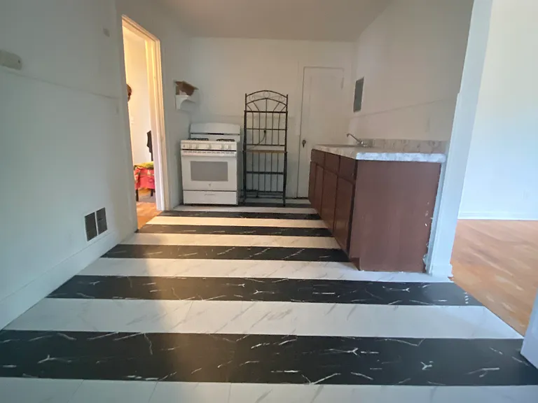 4 Belknap Ave #2 — Photo 7
