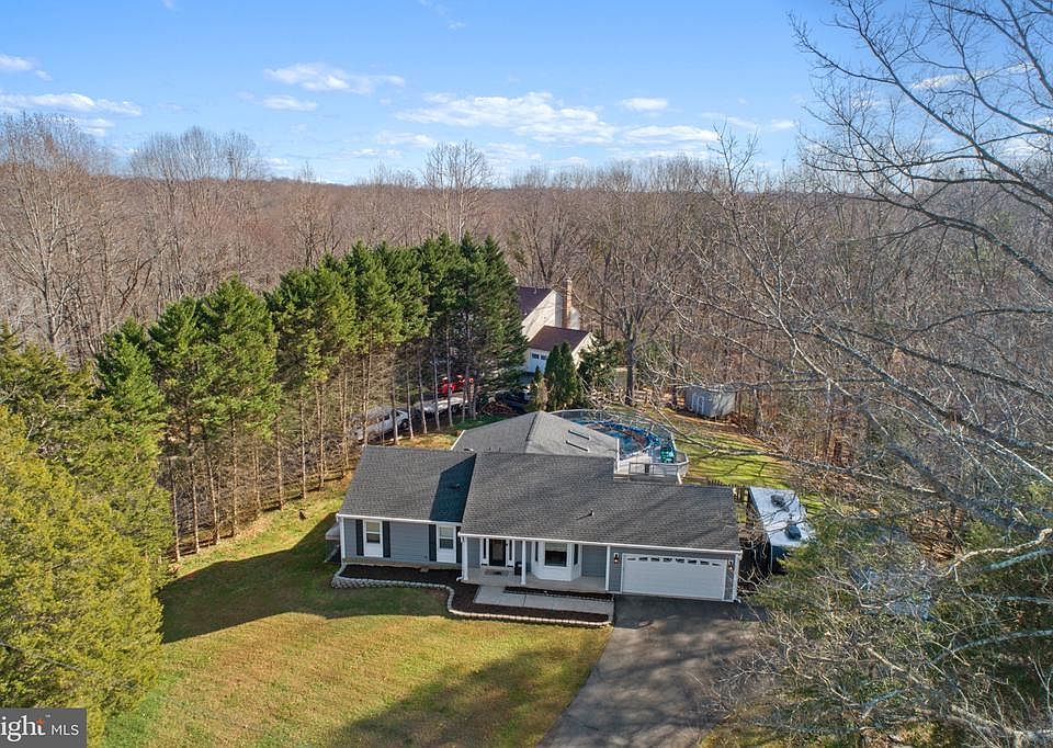 1st image of 6063 Greenway Ct