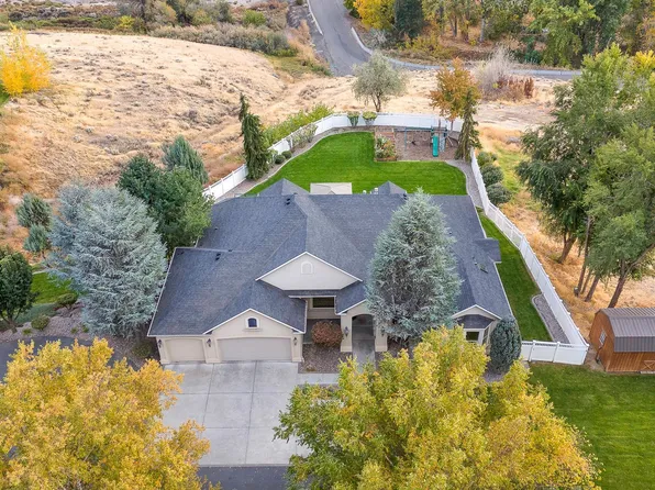 241 Kristen Lane Pr, Kennewick, WA 99338