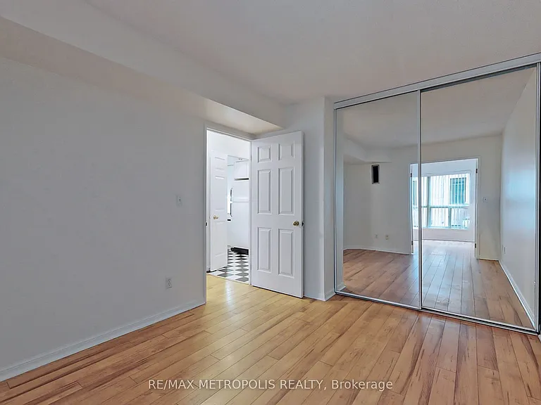 7 Carlton St #708 — Photo 18