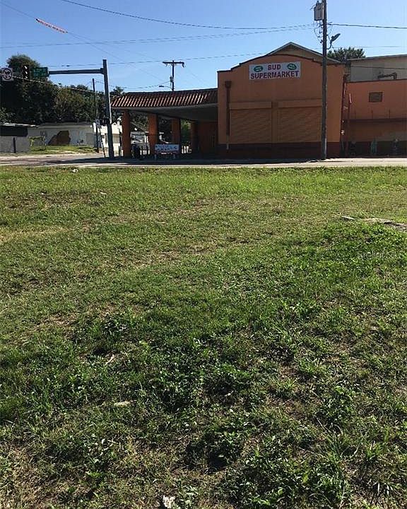 1st image of 2113 E Columbus Dr