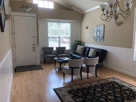 2nd image of 325 Cherry Blossom Ln