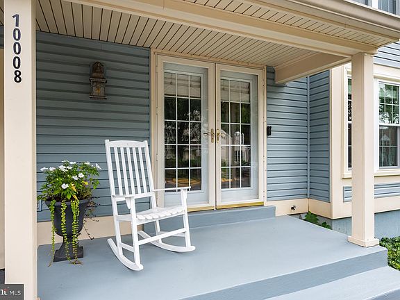 3rd image of 10008 Beacon Pond Ln