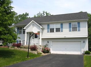569 Ascot Ct, Lake Zurich, IL 60047