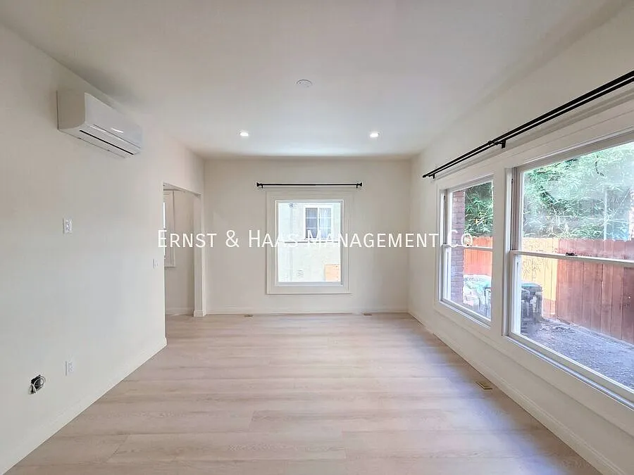 Charming Remodeled Studio Near Downtown Long Beach!*Move-In Special* — Photo 4