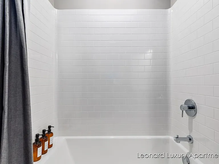 The Leonard Luxury Apartments — Photo 80