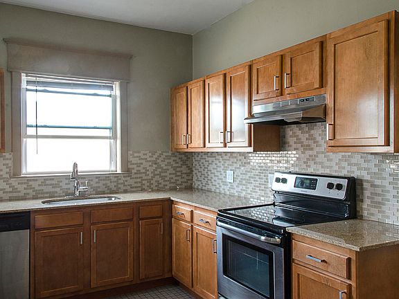 3rd image of 1059 14th St #1059HOU