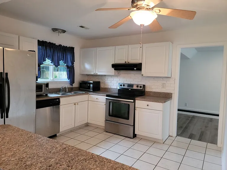 932 Gossman Dr — Photo 10