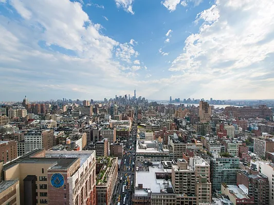 Sold by Sotheby's International Realty | media 29