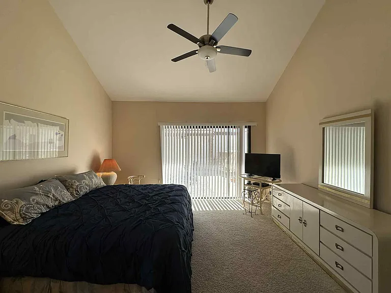 2350 E Miramonte Cir #E — Photo 25