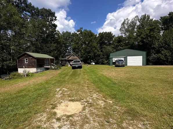 532 Twin Oaks Rd, Wellington, KY 40387