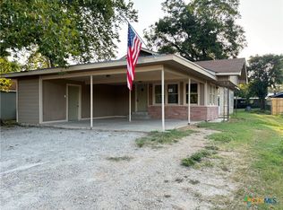 3081 S Stockdale Hwy, Seguin, TX 78155