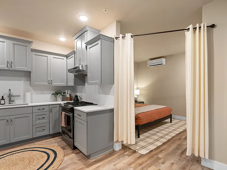 1805 SE Madison St #102 — Photo 7