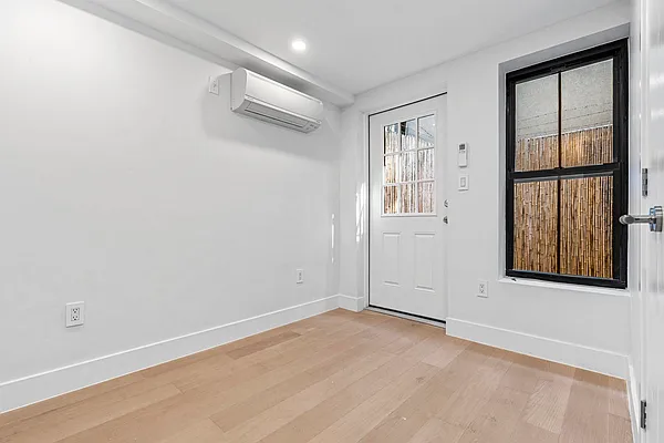 Rented by Compass | media 18