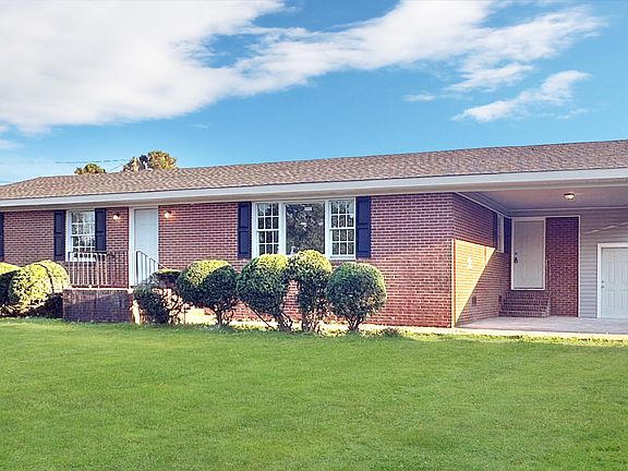 3rd image of 121 Hunter Dr