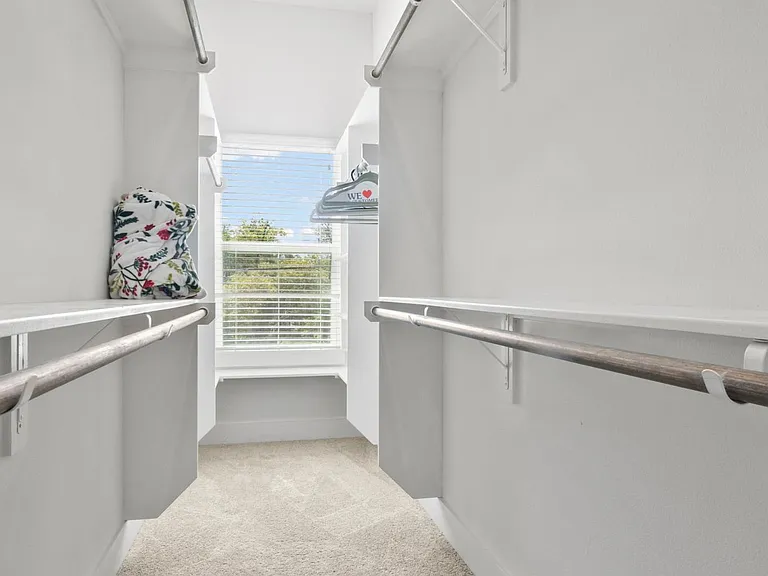 1704 Worms St — Photo 15