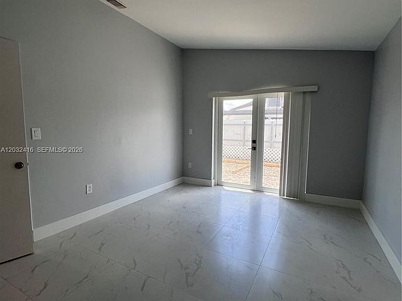 5th image of 2834 W 75th Ter