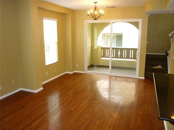 3rd image of 684 Hatfield Dr