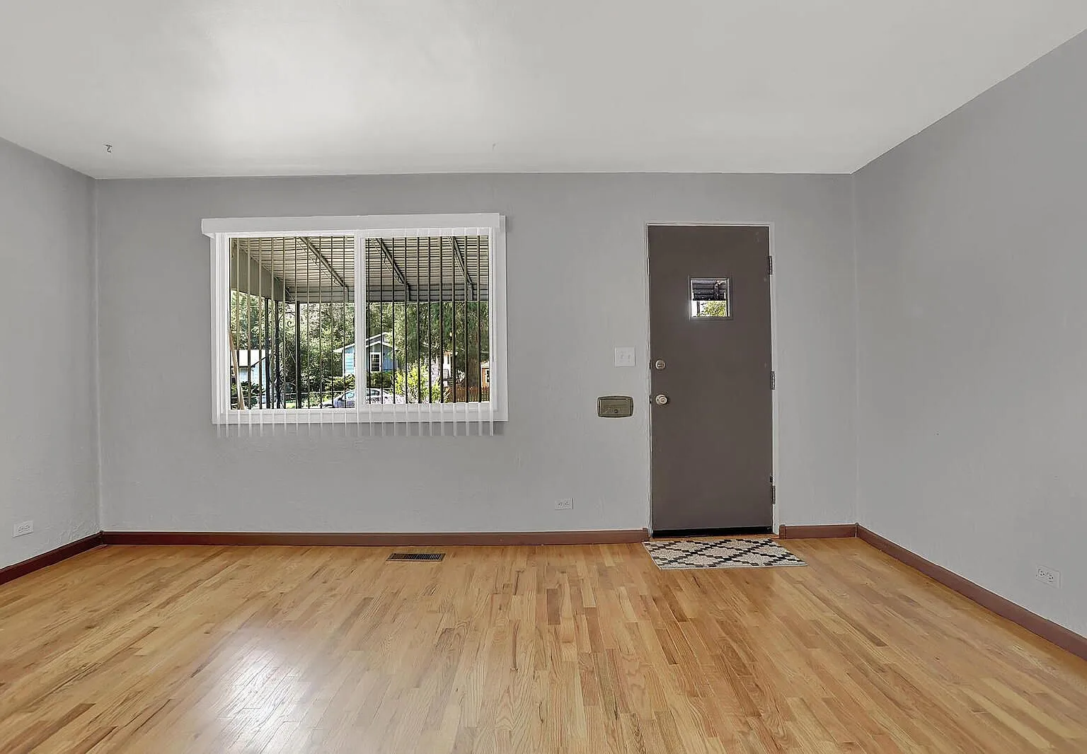 2 bed, 1.0 bath, 1072 sqft, $1,550 — Photo 4