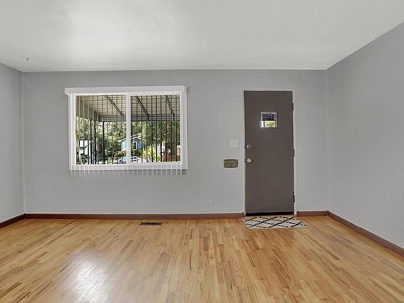 4th image of 623 Iowa Ave
