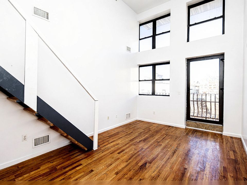 1st image of 218 Montrose Ave #2L