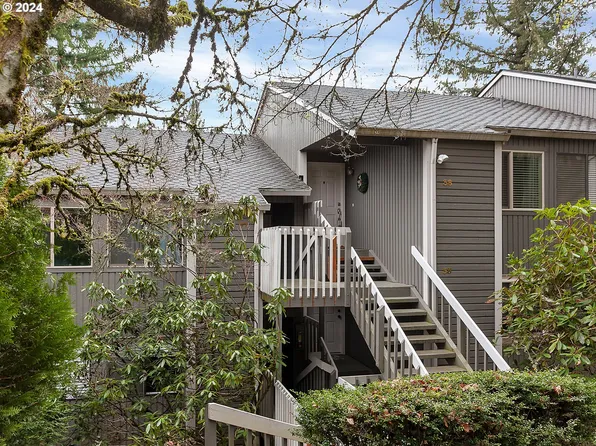 44 Eagle Crest Dr APT 38, Lake Oswego, OR 97035