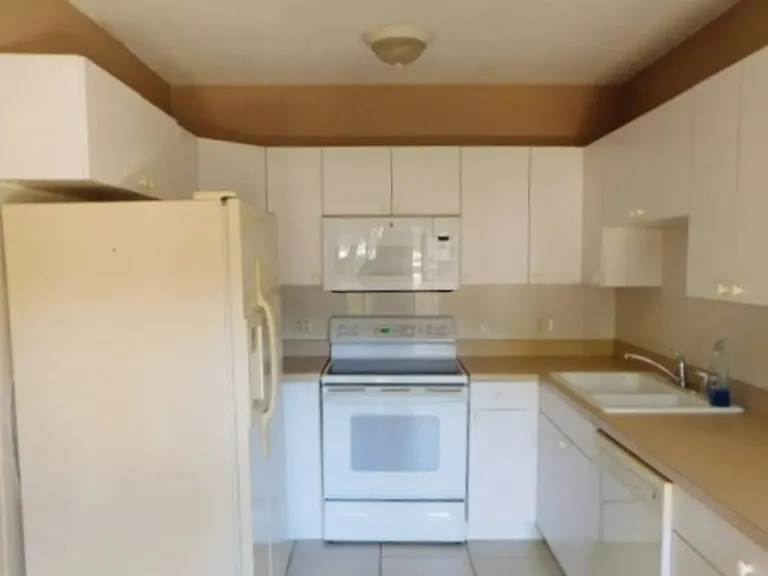 3919 Royal Palm Ave — Photo 9