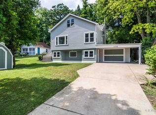 1438 Seminole Rd, Algonquin, IL 60102